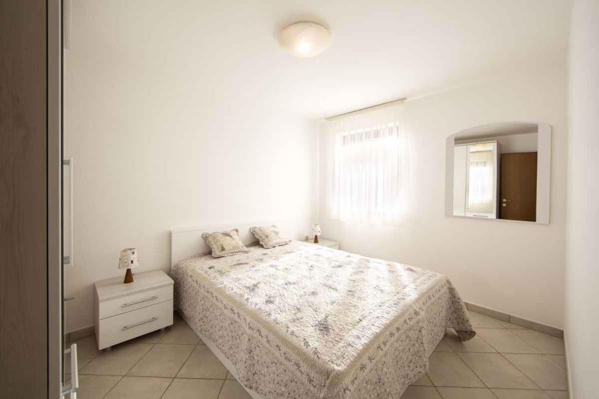 Apartment In Ravni/Istrien 8872 Dış mekan fotoğraf