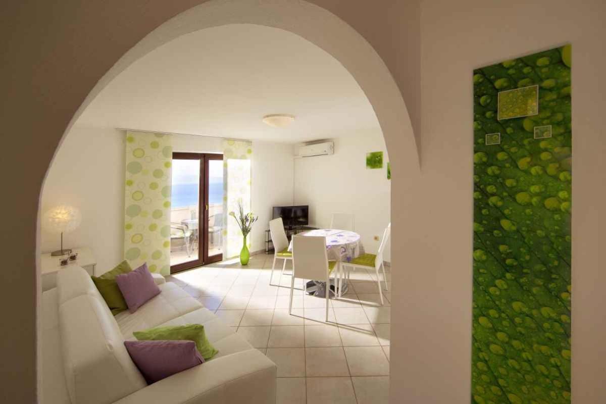 Apartment In Ravni/Istrien 8872 Dış mekan fotoğraf