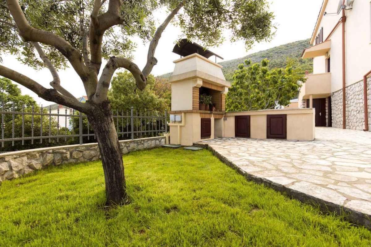Apartment In Ravni/Istrien 8872 Dış mekan fotoğraf